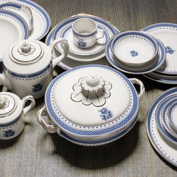 Porcelain dessert plate in white and blue, 21.6 x 21.6 x 2.6 cm | Cozinha Velha
