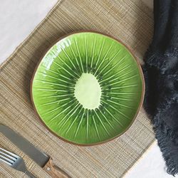 Kiwi Dessert Plate in Green and Brown Stoneware, 21.7 x 21.2 x 2.7 cm | Tropical Fruits