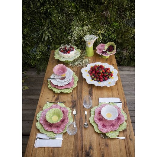 Cosmos earthenware presentation plate in green, 37 x 34.5 x 2 cm | Maria Flor