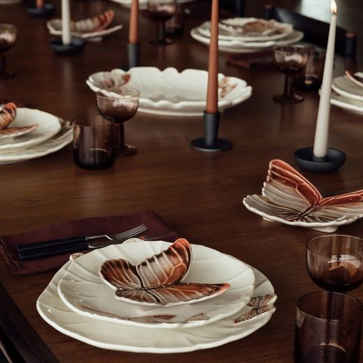 Beige and multicolor earthenware presentation plate, 33.1 x 32.5 x 4 cm | Cloudy Butterflies