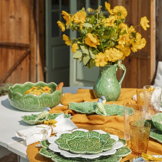 24-piece white and green stoneware dinnerware set | Geranio