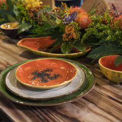 Green and brown earthenware serving plate, 33 x 32.6 x 3 cm | Tropical Fruits