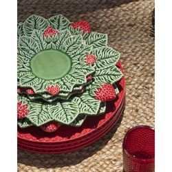 Vaisselle en faïence 24 pièces rouge et vert | Fraises