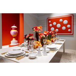 24-piece porcelain dinnerware set in white and gold | 200 Years