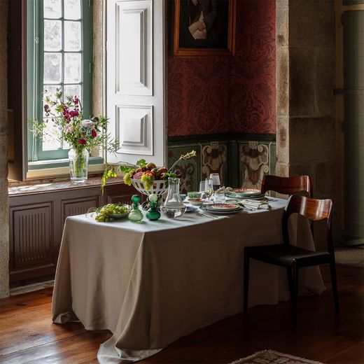 XL Porcelain Presentation Plate in Antique Blue and White, 39.6 x 39.6 x 3.8 cm | The Meaning