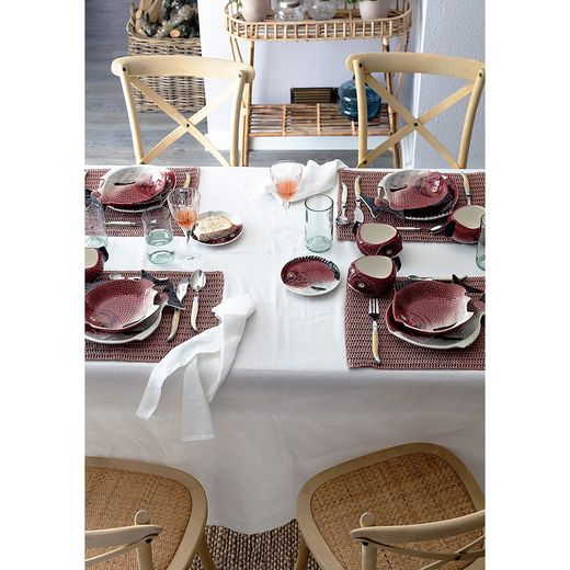 Deep earthenware plate in maroon and white, 24 x 21 x 4 cm | Fish