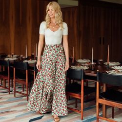 Flat earthenware plate in beige and multicolor, 28 x 27.5 x 3.5 cm | Cloudy Butterflies