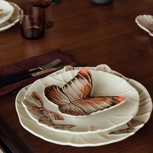 Flat earthenware plate in beige and multicolor, 28 x 27.5 x 3.5 cm | Cloudy Butterflies