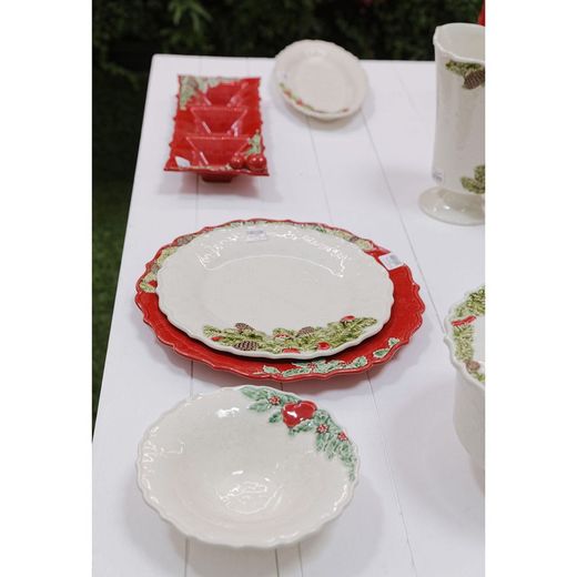 Flat plate made of white and multicoloured earthenware, Ø 29.5 x 2.5 cm | Christmas wreath