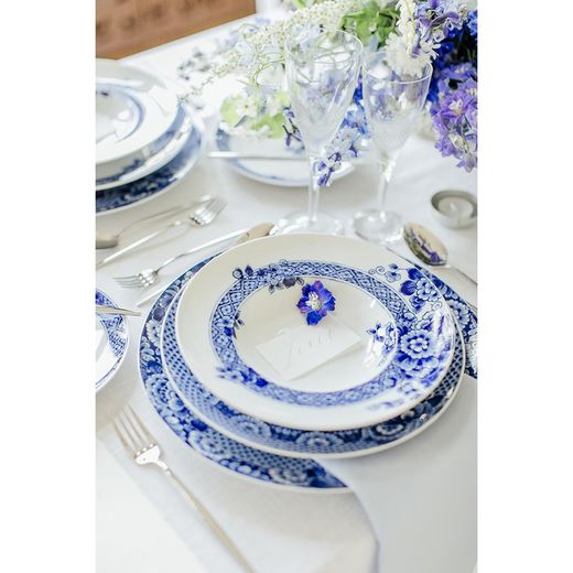 24-piece blue and white porcelain dinnerware set | Blue Ming