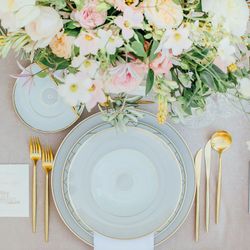 18-piece porcelain dinnerware set in white, beige and gold | Terrace