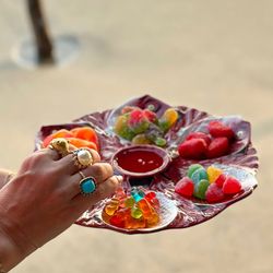Appetizer plate made of earthenware in maroon and white, Ø 27 x 3 cm | Fish