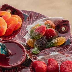 Appetizer plate made of earthenware in maroon and white, Ø 27 x 3 cm | Fish