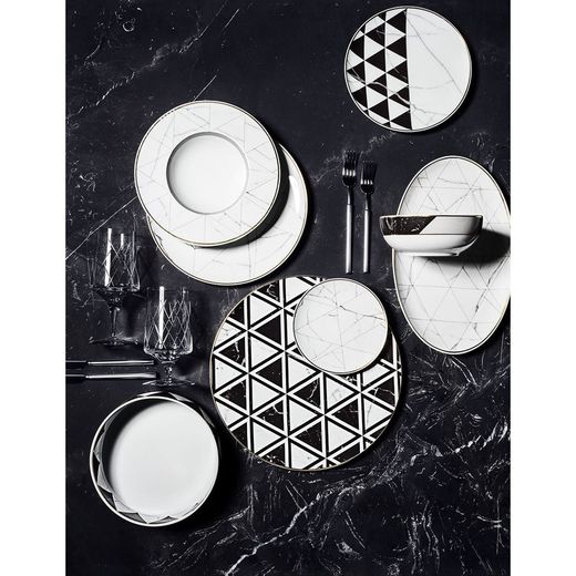 Carrara 18-Piece Dinnerware