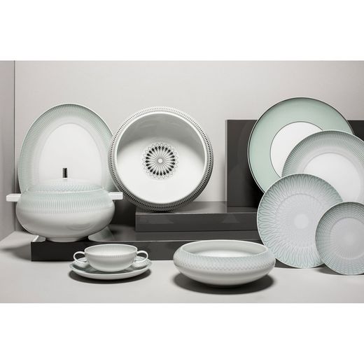 18-piece porcelain dinnerware set in turquoise | Venice