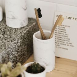 4-piece marble-effect ceramic bathroom set | marble