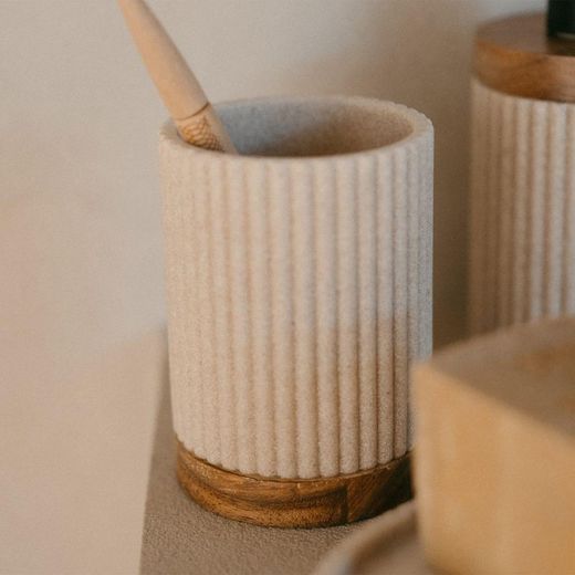 Porte-brosse à dents en polyrésine et acacia beige et naturel, Ø 8 x 11 cm | Striped