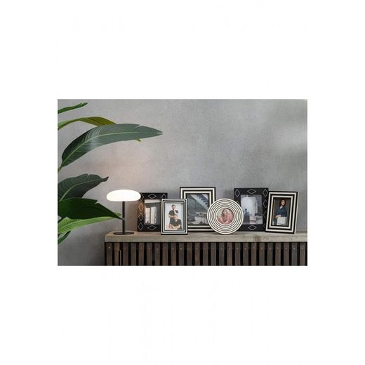 Black and white resin photo frame, 19 x 7 x 19 cm
