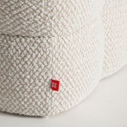 Puff de tejido en beige, 56 x 56 x 42 cm | Nook