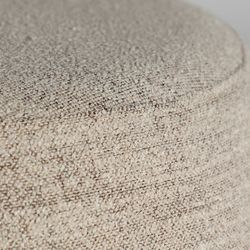 Puff de tejido en beige, 69 x 69 x 43 cm | Bergun