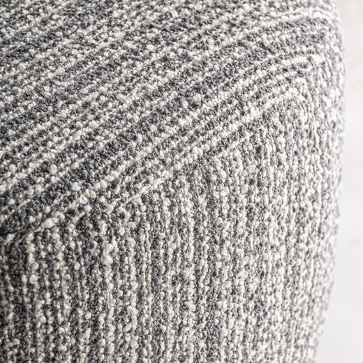 Puff de tejido en gris, 80 x 80 x 36 cm | Bubu
