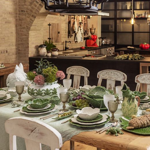 Cheese dish made of earthenware in green, Ø 34.5 x 17.5 cm | Cabbage