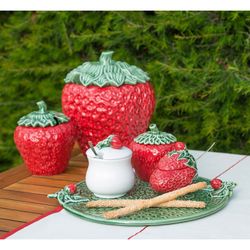 Green and red earthenware cheese dish, 37 x 32 x 3.5 cm | Strawberries