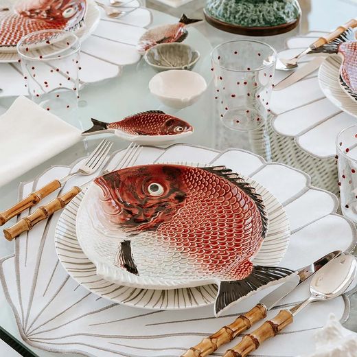 Rabanera aus granatrotem und weißem Steingut, 15 x 7 x 2 cm | Fisch