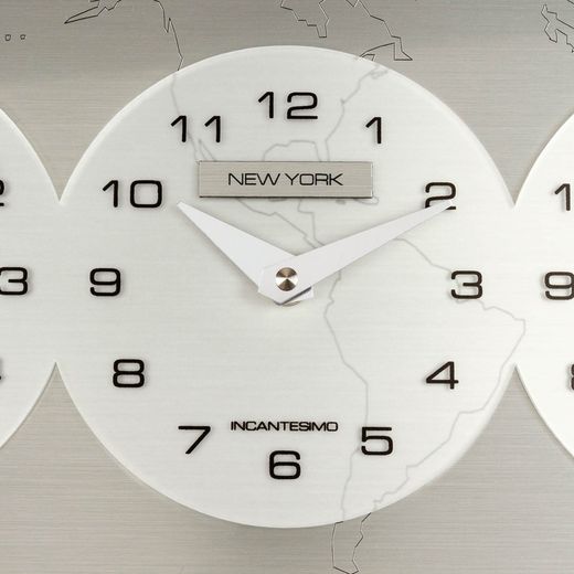 Tre Ore nel Mondo vægur i sølvmethacrylat (Tokyo - New York - Madrid), 45x28 cm