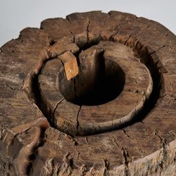 Reposapiés de madera en marrón, 28 x 28 x 35 cm | Kraj