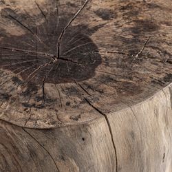 Poggiapiedi Dharm in legno di tamarindo naturale, 36 x 36 x 46 cm