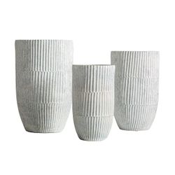 Set de 3 maceteros de poliresina en gris| Lume