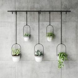 Set van 5 hangende plantenbakken in zwart en wit polymeer, 138 x 18 x 95 cm | drieflora