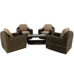 Set terrazza con 4 poltrone e 4 cuscini e tavolo Borsalino