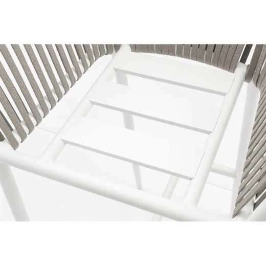 Buitenbarstoel met armleuningen van aluminium en olefin touw in wit en greige, 57 x 56 x 105 cm | Ukiah