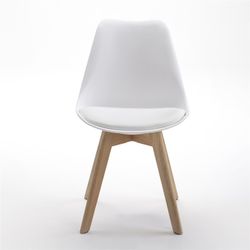 Vit stol med träben 46,5x54,5x84