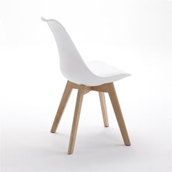 Vit stol med träben 46,5x54,5x84