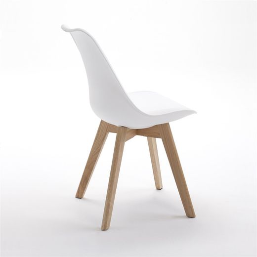 Vit stol med träben 46,5x54,5x84