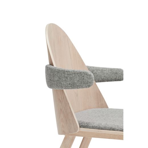 Chair with wooden arms in light natural and grey, 56 x 53.5 x 74.5 cm | Uma