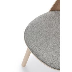 Chair with wooden arms in light natural and grey, 56 x 53.5 x 74.5 cm | Uma