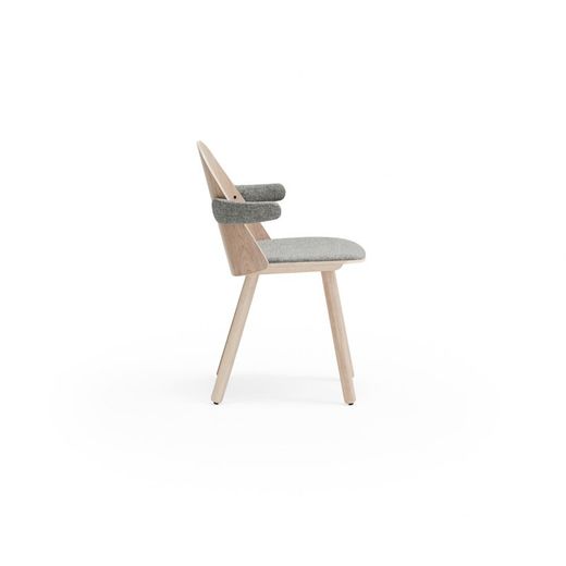 Chair with wooden arms in light natural and grey, 56 x 53.5 x 74.5 cm | Uma