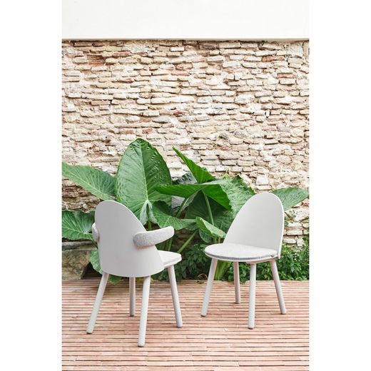 Light grey wooden armchair, 56 x 53.5 x 74.5 cm | Uma