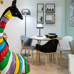 Silla con estructura de madera de haya y tapizado (61 x 87,5 x 45 cm) | Serie Juansan Linen