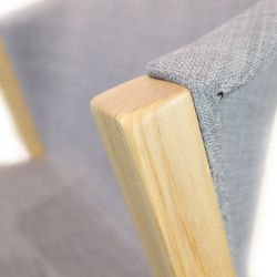 Silla con estructura de madera de haya y tapizado (61 x 87,5 x 45 cm) | Serie Juansan Linen