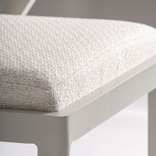 Silla de aluminio en gris y beige, 56 x 60 x 71 cm | Tegna