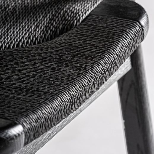 Silla de comedor de madera de roble y fibra natural en negro, 54 x 54 x 79 cm | Tasque