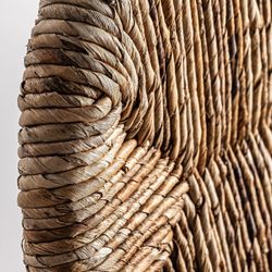 Spisestol lavet af teak og siv i brun, 65 x 67 x 90 cm | Nekta