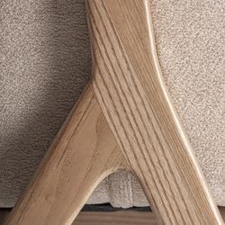 Silla de comedor de tejido de poliéster y madera de fresno en beige, 59 x 61 x 79 cm | Lupín