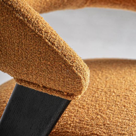 Silla de comedor de tejido de poliéster y madera de roble en amarillo, 57 x 60 x 82 cm | Veney