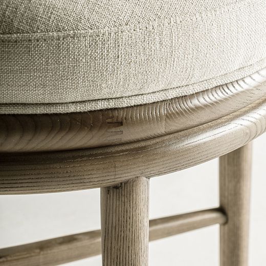 Silla de comedor de tejido de poliéster y madera de roble en blanco, 60 x 60 x 78 cm | Varaire